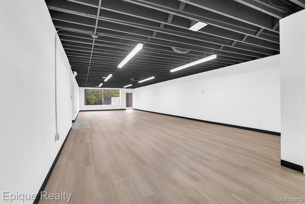 2701 Elizabeth Lake, Suite 400