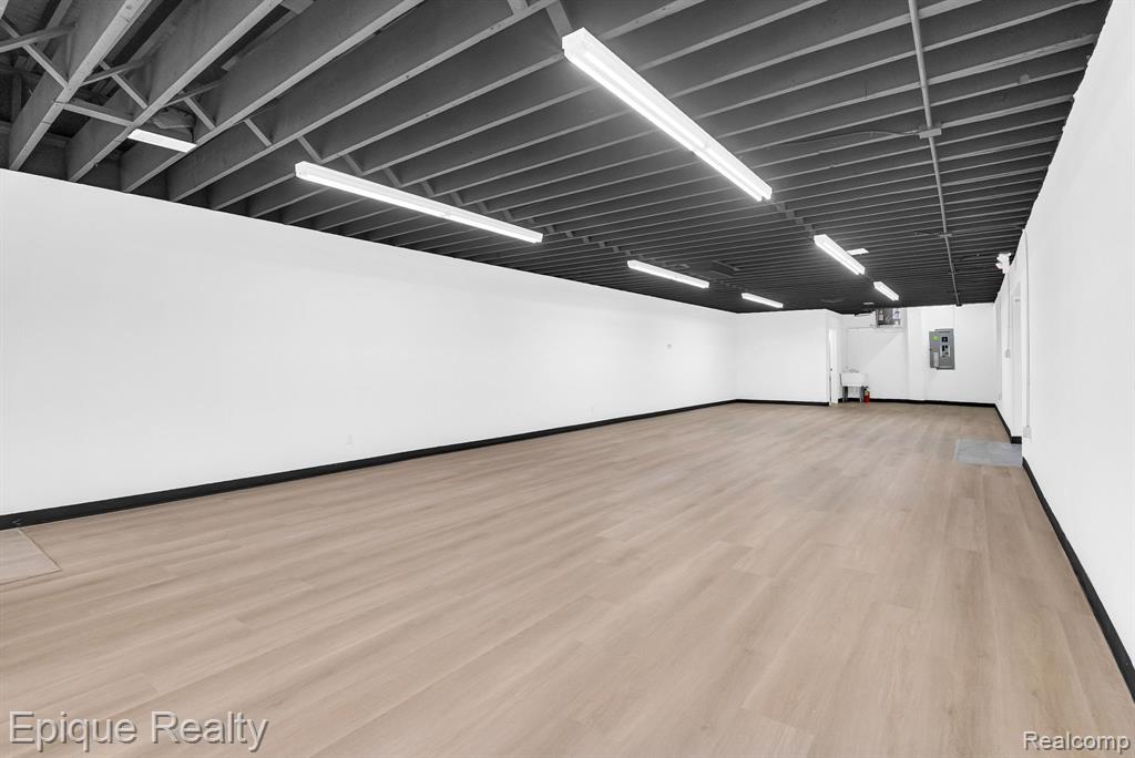 2701 Elizabeth Lake, Suite 400