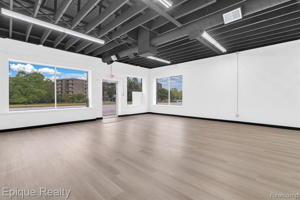 2701 Elizabeth Lake, Suite 400