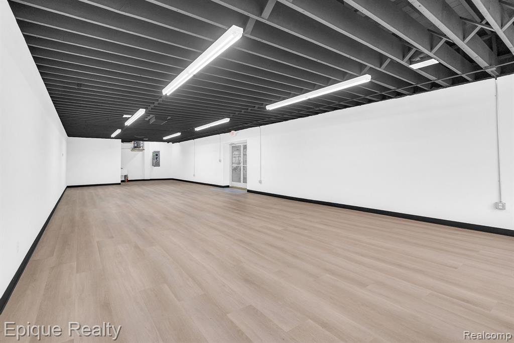 2701 Elizabeth Lake, Suite 400