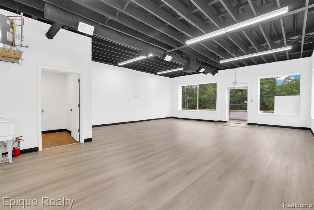 2701 Elizabeth Lake, Suite 400