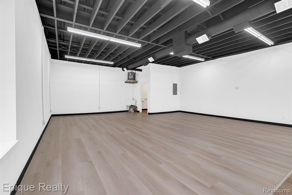 2701 Elizabeth Lake, Suite 400