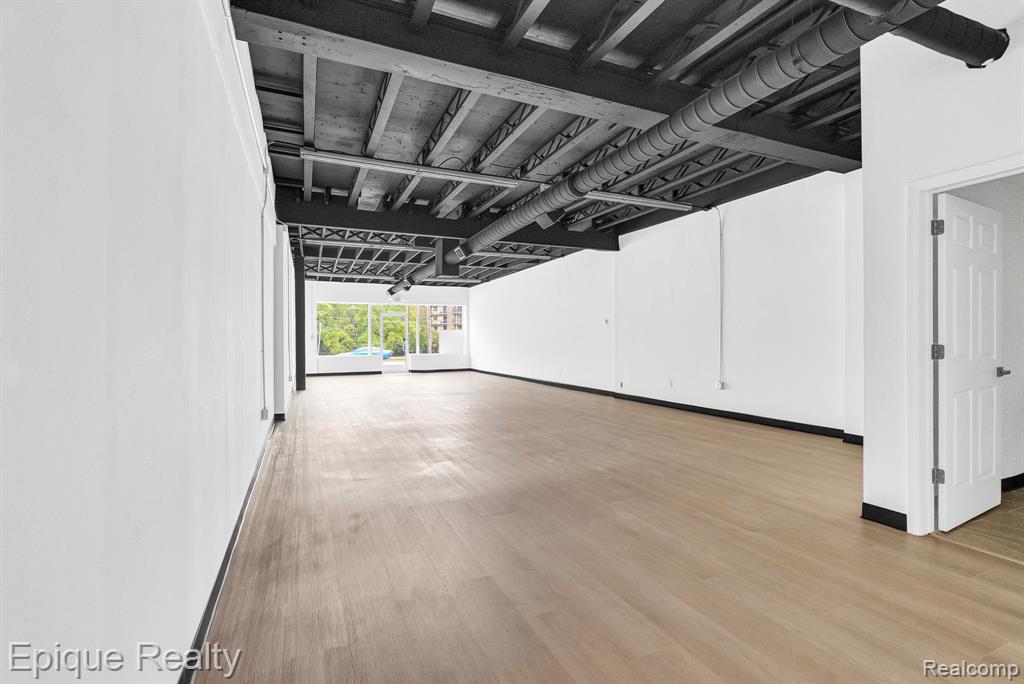 2701 Elizabeth Lake, Suite 400
