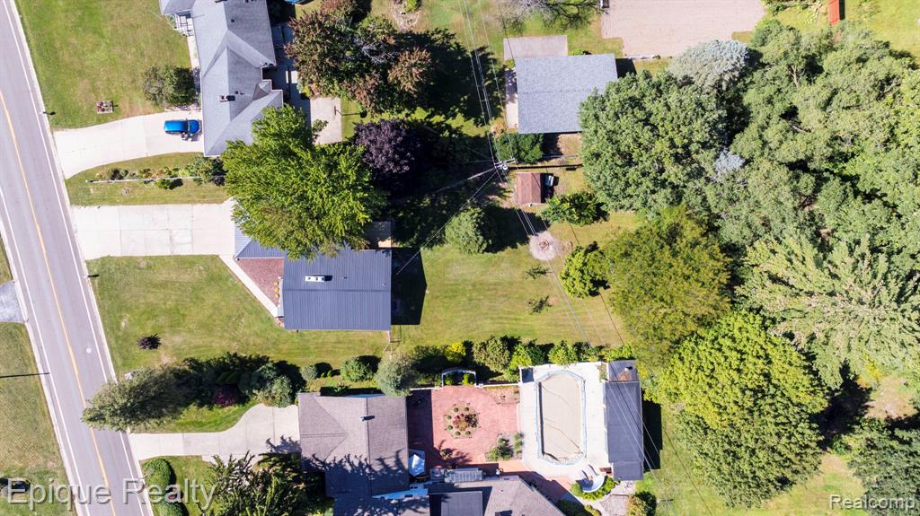 4404 N North River Road