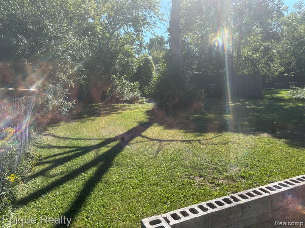 3483 W Gracelawn Avenue