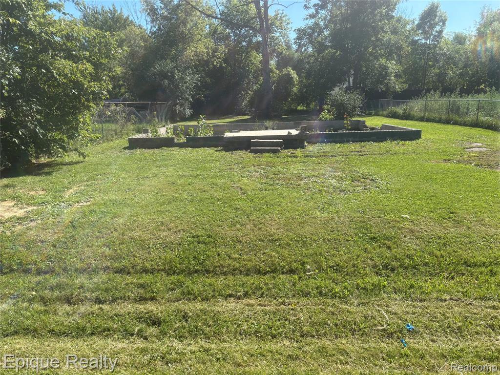 3483 W Gracelawn Avenue