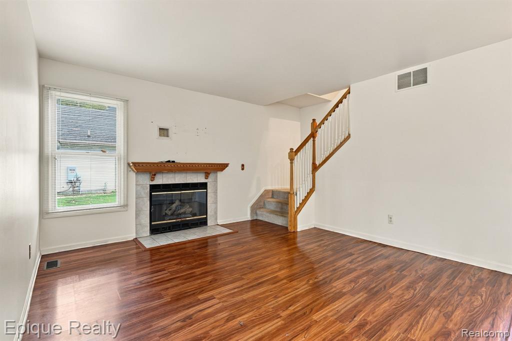 2887 Harwood Drive