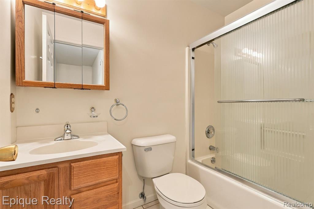 2887 Harwood Drive