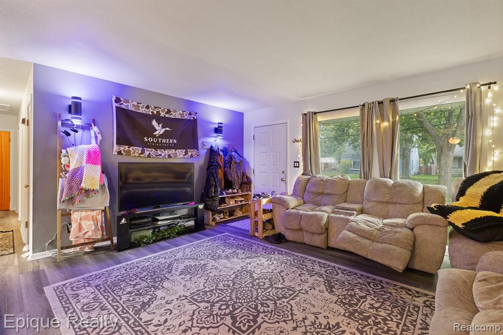 1231 Vine Street