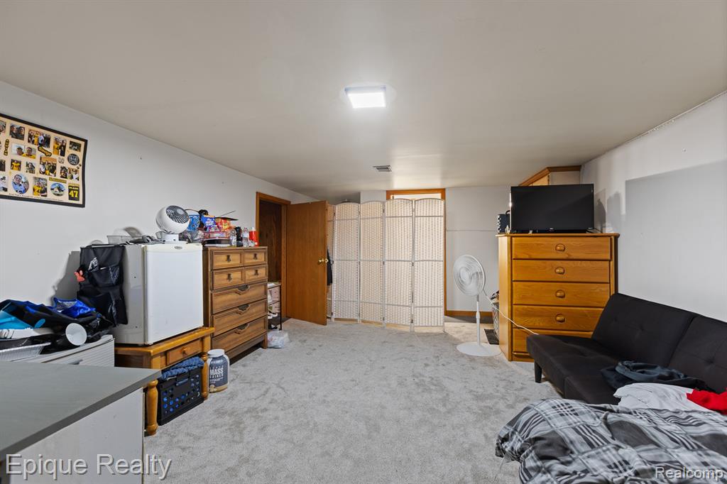 1231 Vine Street