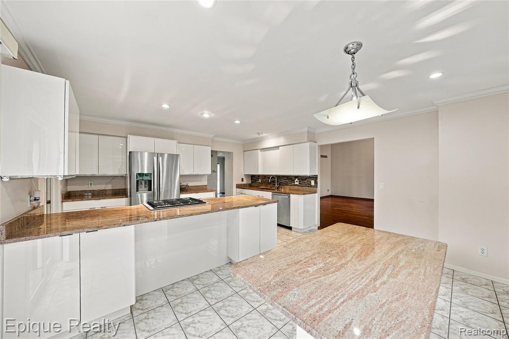33033 Walnut Lane