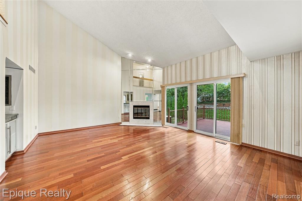 33033 Walnut Lane