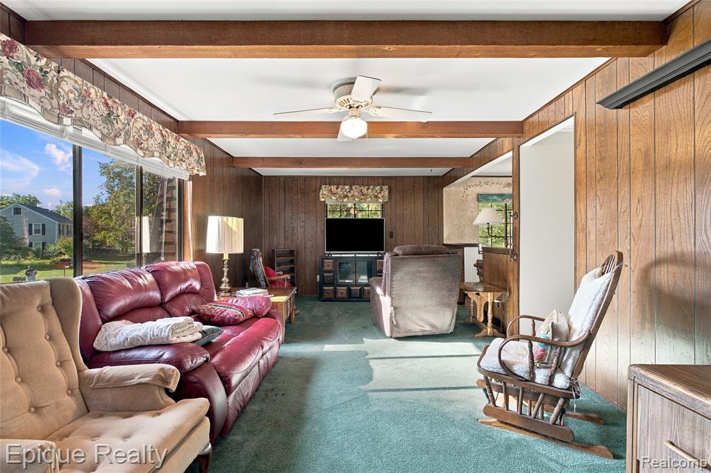 1570 Lomond Lane