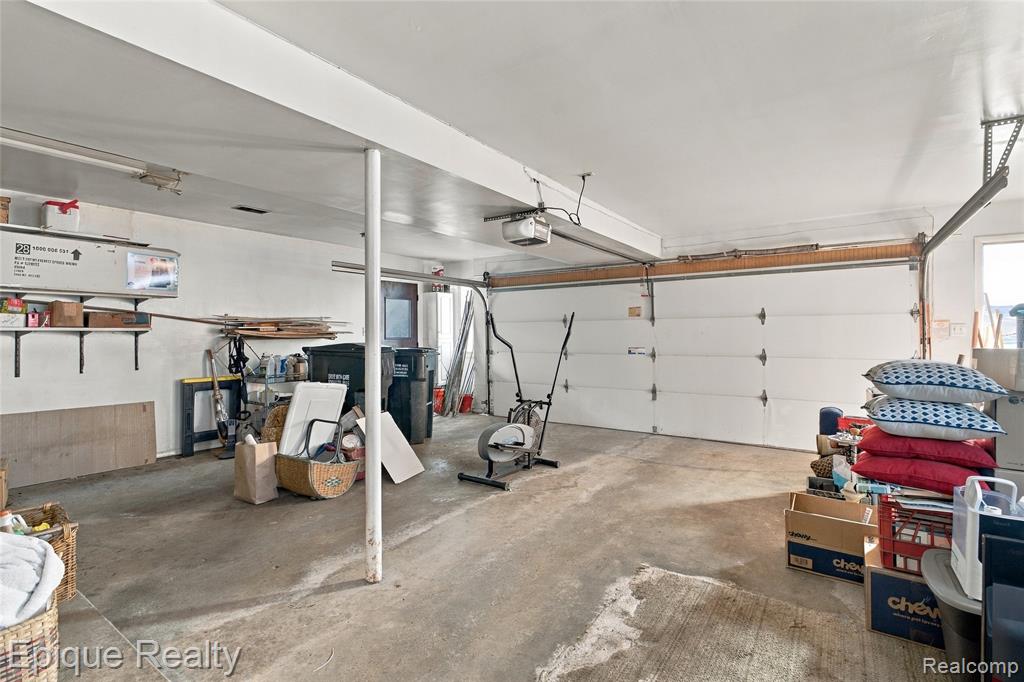 1570 Lomond Lane