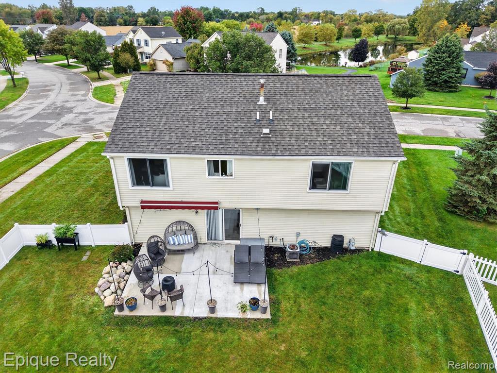 7221 Poplar Drive