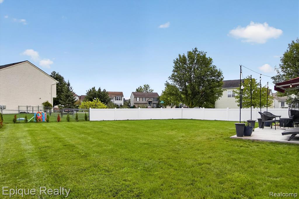 7221 Poplar Drive