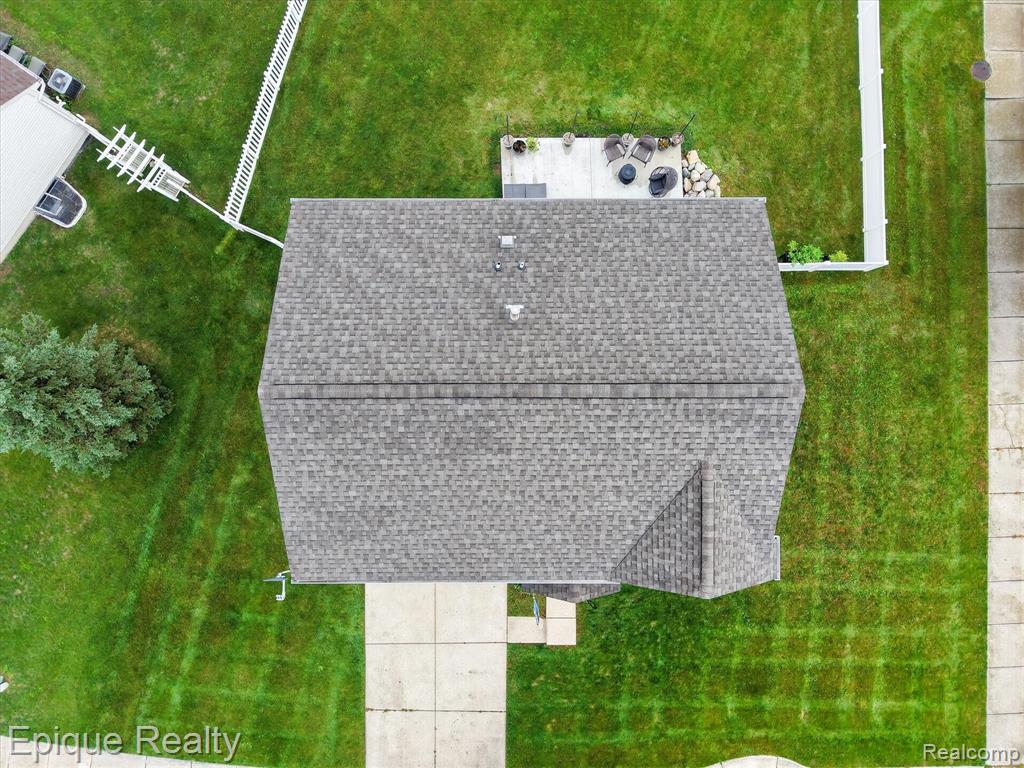7221 Poplar Drive