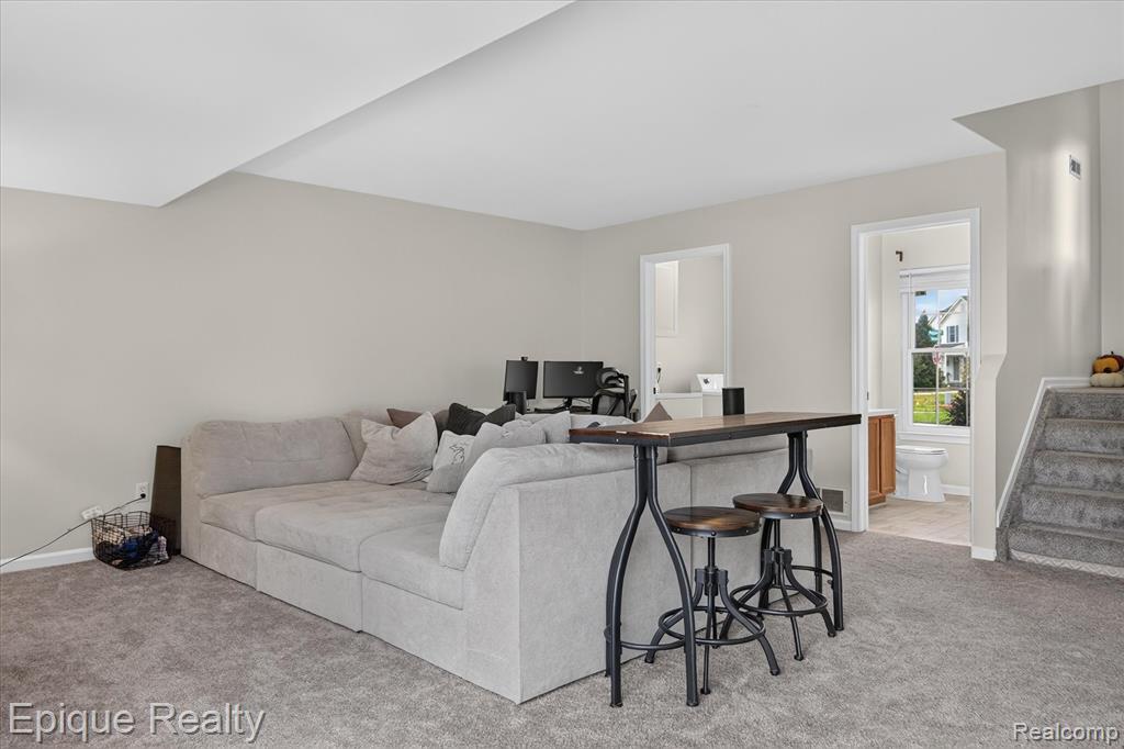 7221 Poplar Drive