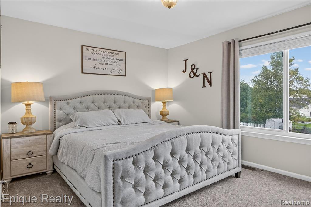 7221 Poplar Drive