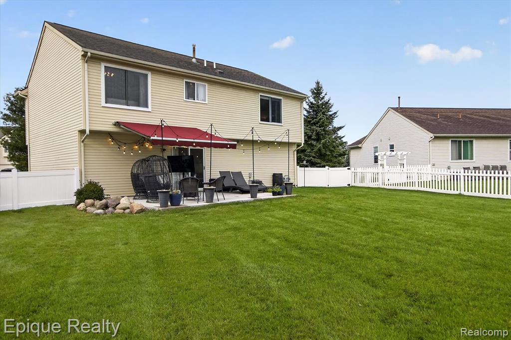 7221 Poplar Drive