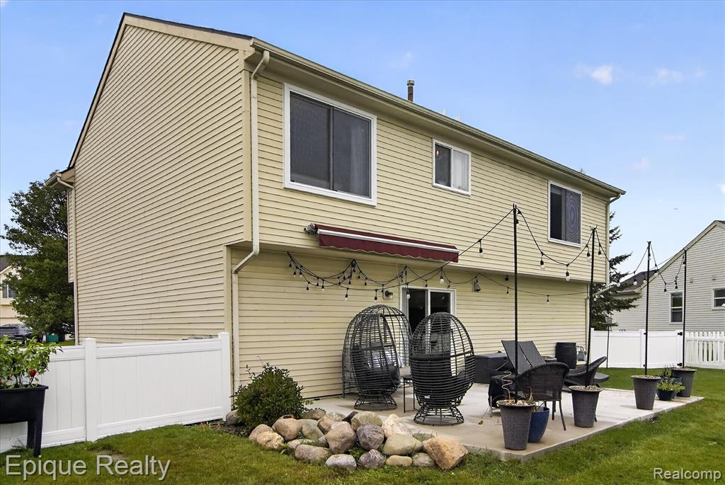 7221 Poplar Drive
