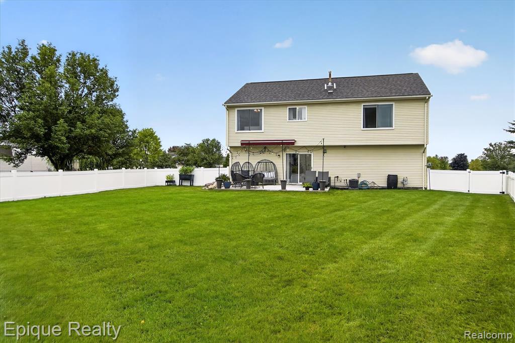 7221 Poplar Drive