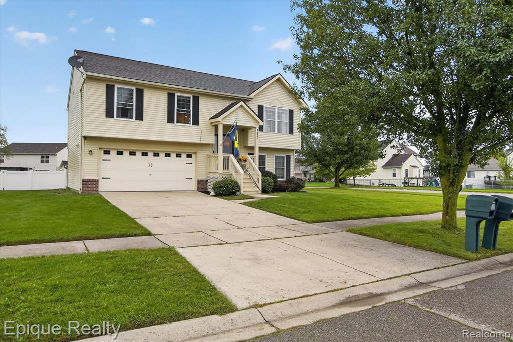 7221 Poplar Drive