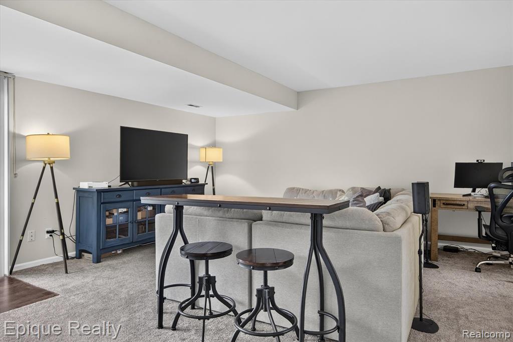7221 Poplar Drive