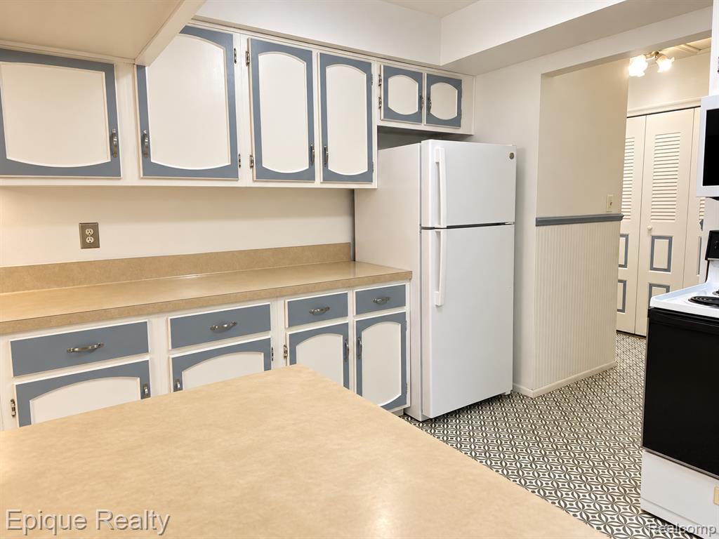 360 Eastlawn Drive