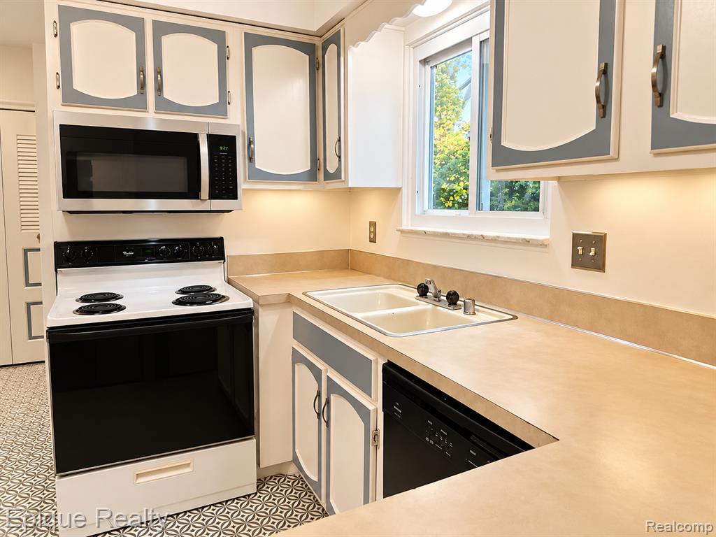 360 Eastlawn Drive