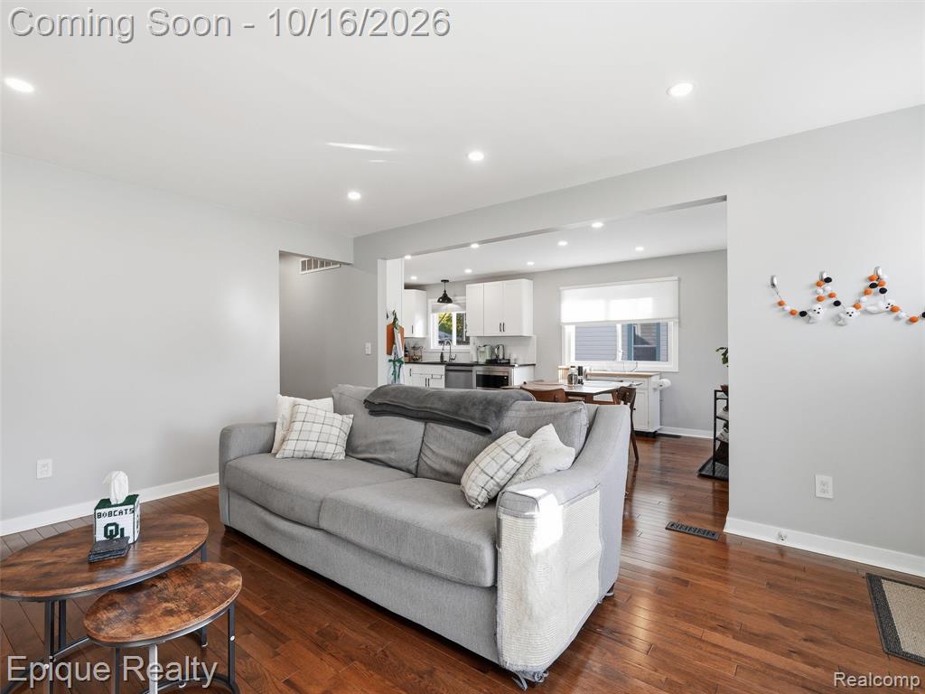 1045 Arthur Drive