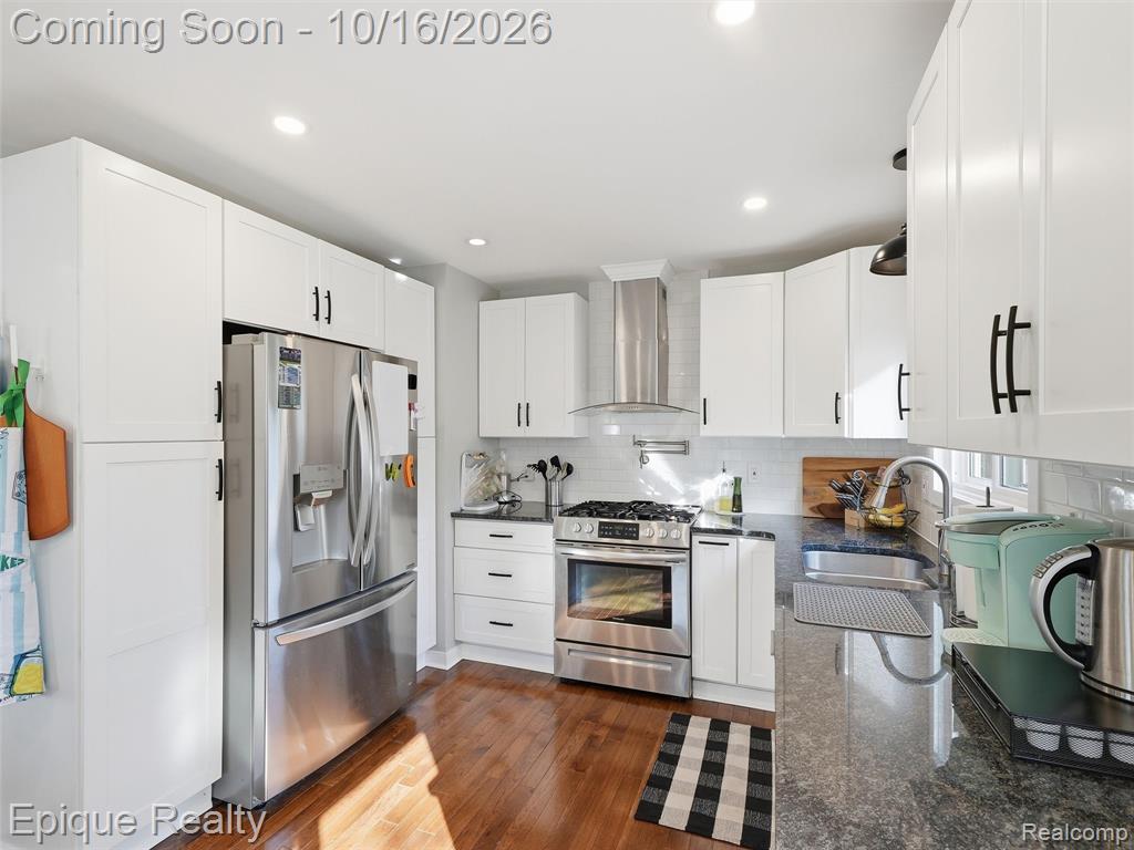 1045 Arthur Drive