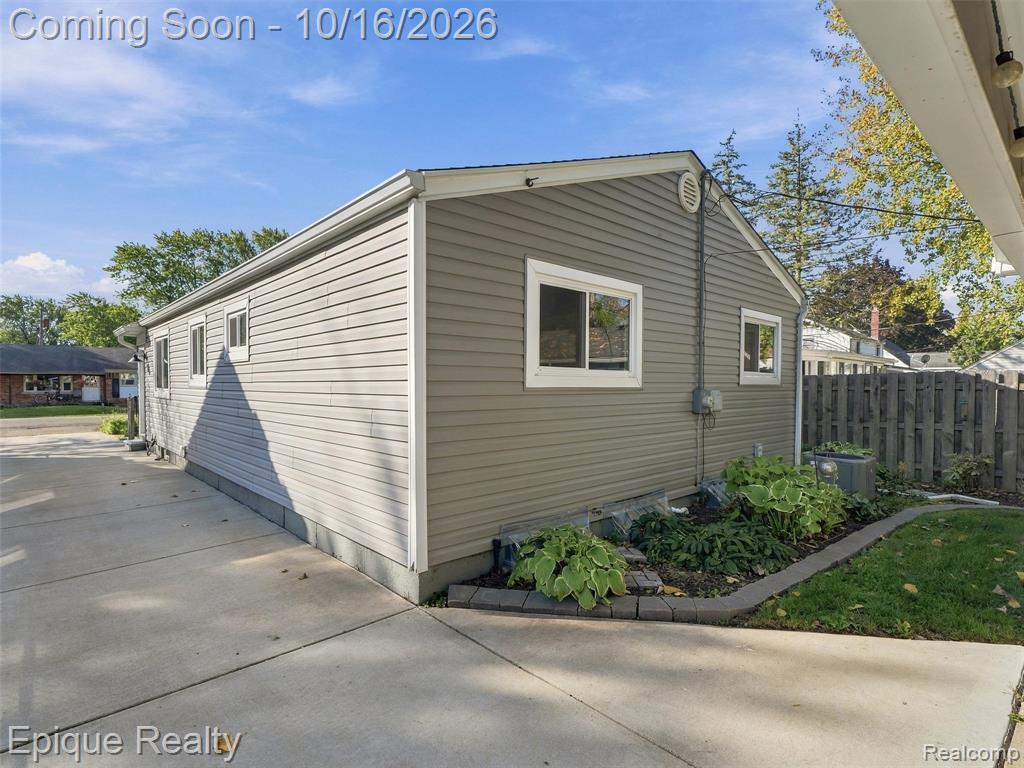 1045 Arthur Drive