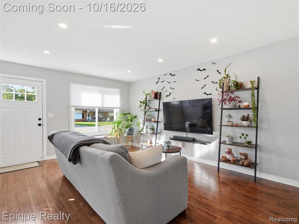 1045 Arthur Drive