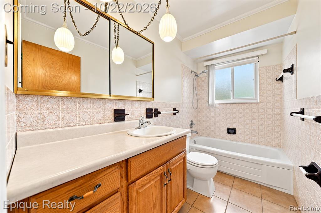 4805 Carolee Lane