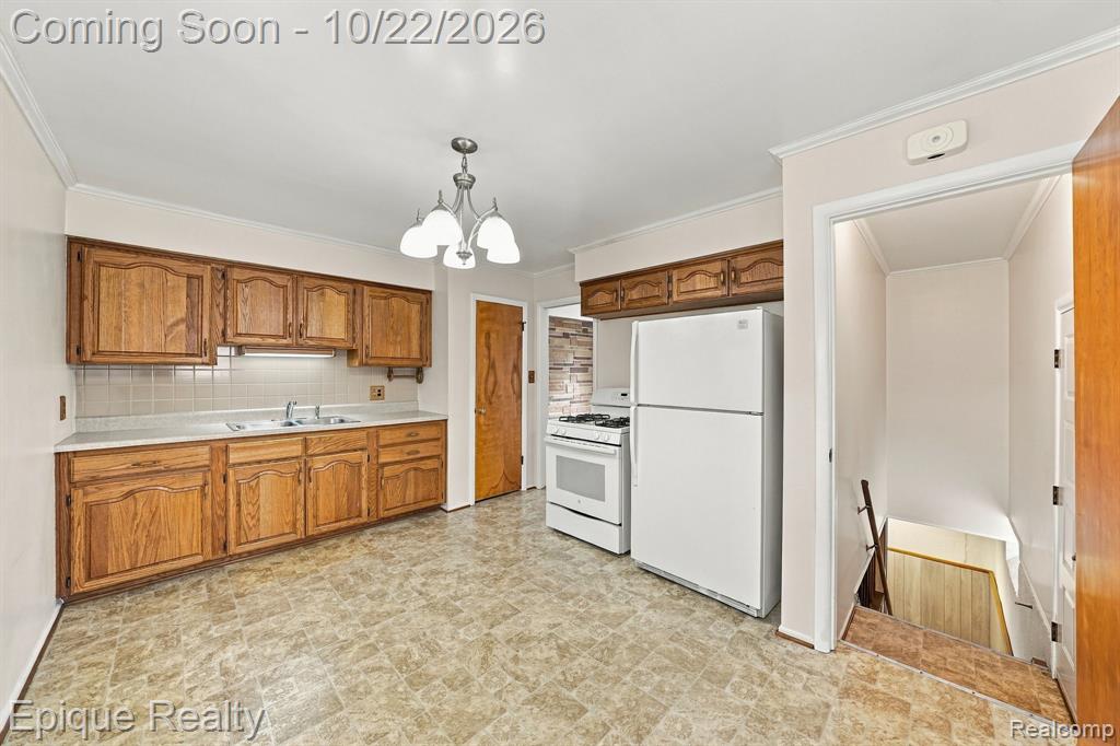 4805 Carolee Lane