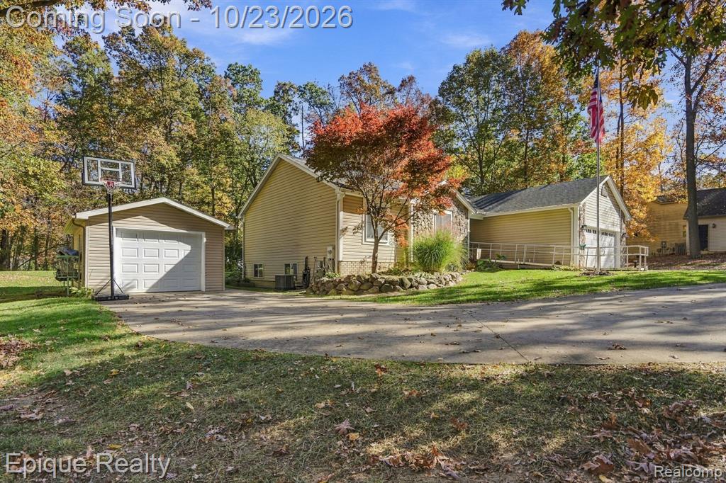 9085 Pineview Lake Drive