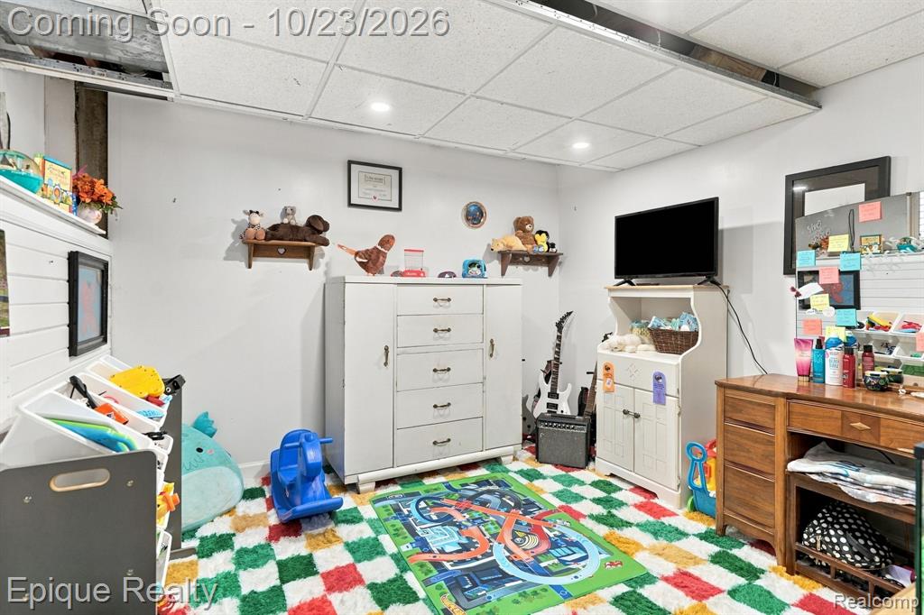9085 Pineview Lake Drive