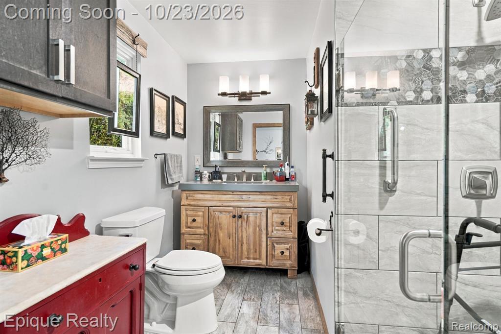 9085 Pineview Lake Drive