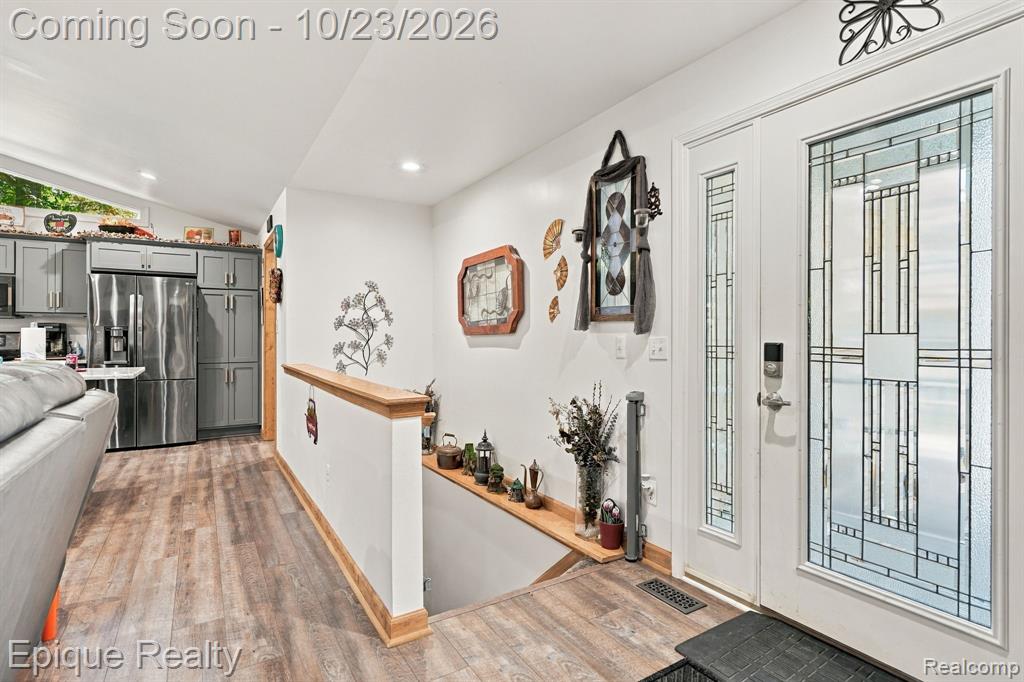 9085 Pineview Lake Drive