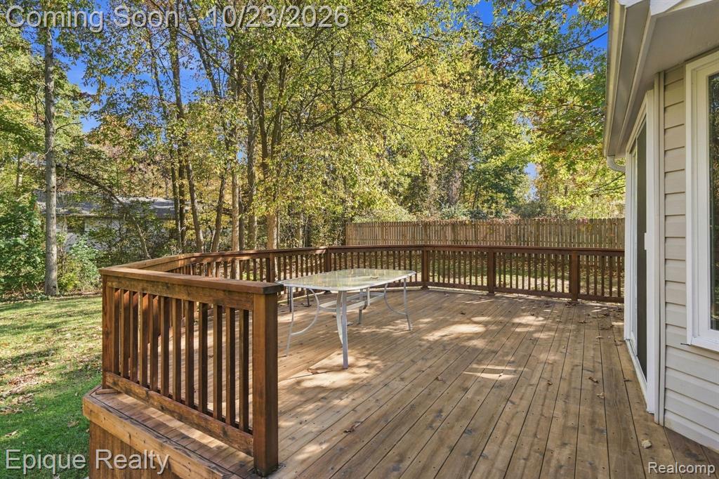 9085 Pineview Lake Drive