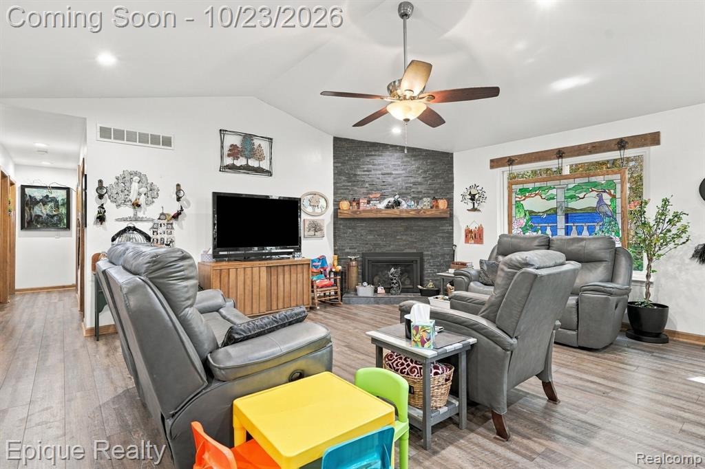 9085 Pineview Lake Drive