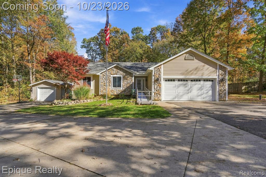 9085 Pineview Lake Drive