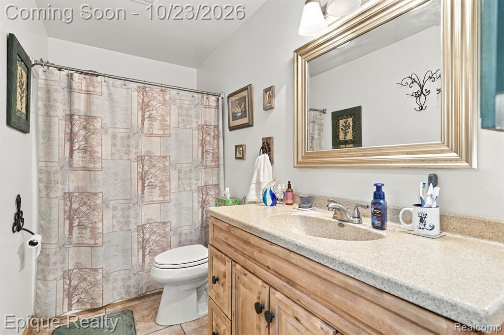 9085 Pineview Lake Drive