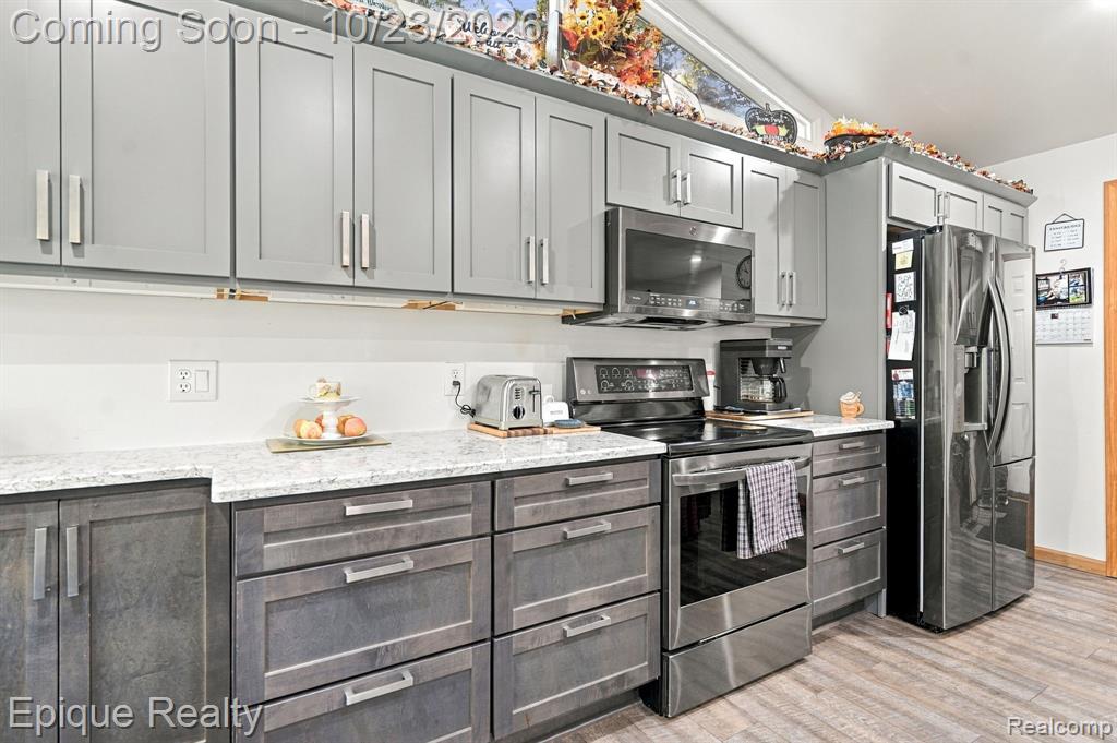9085 Pineview Lake Drive
