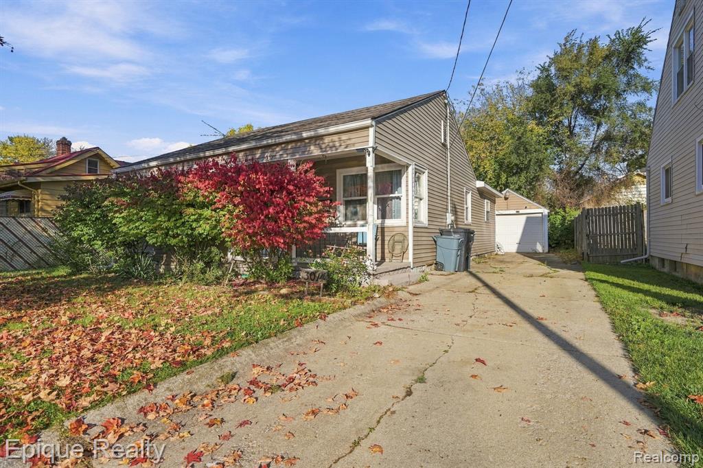 3014 Yale Street