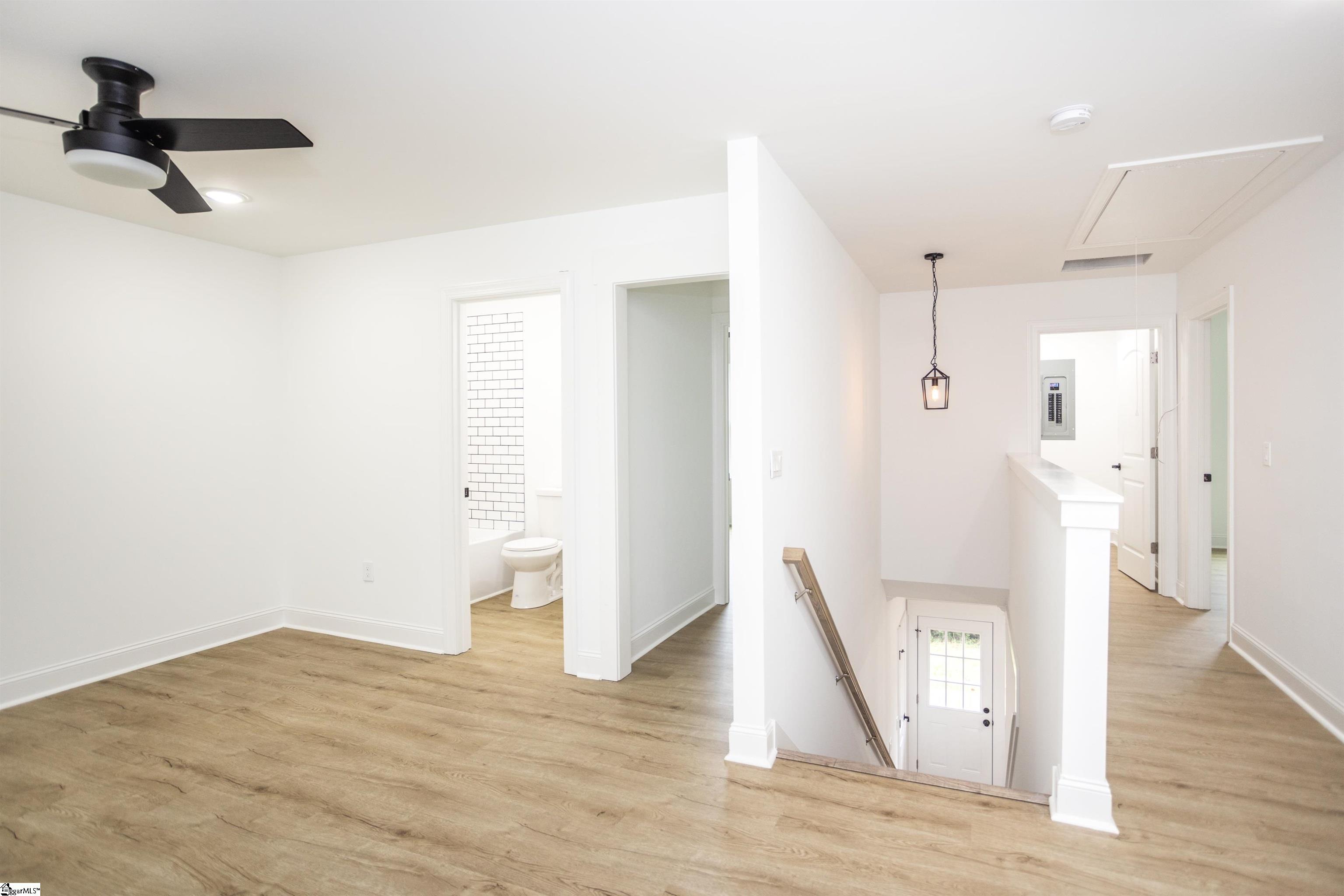 350 W Caroline Street