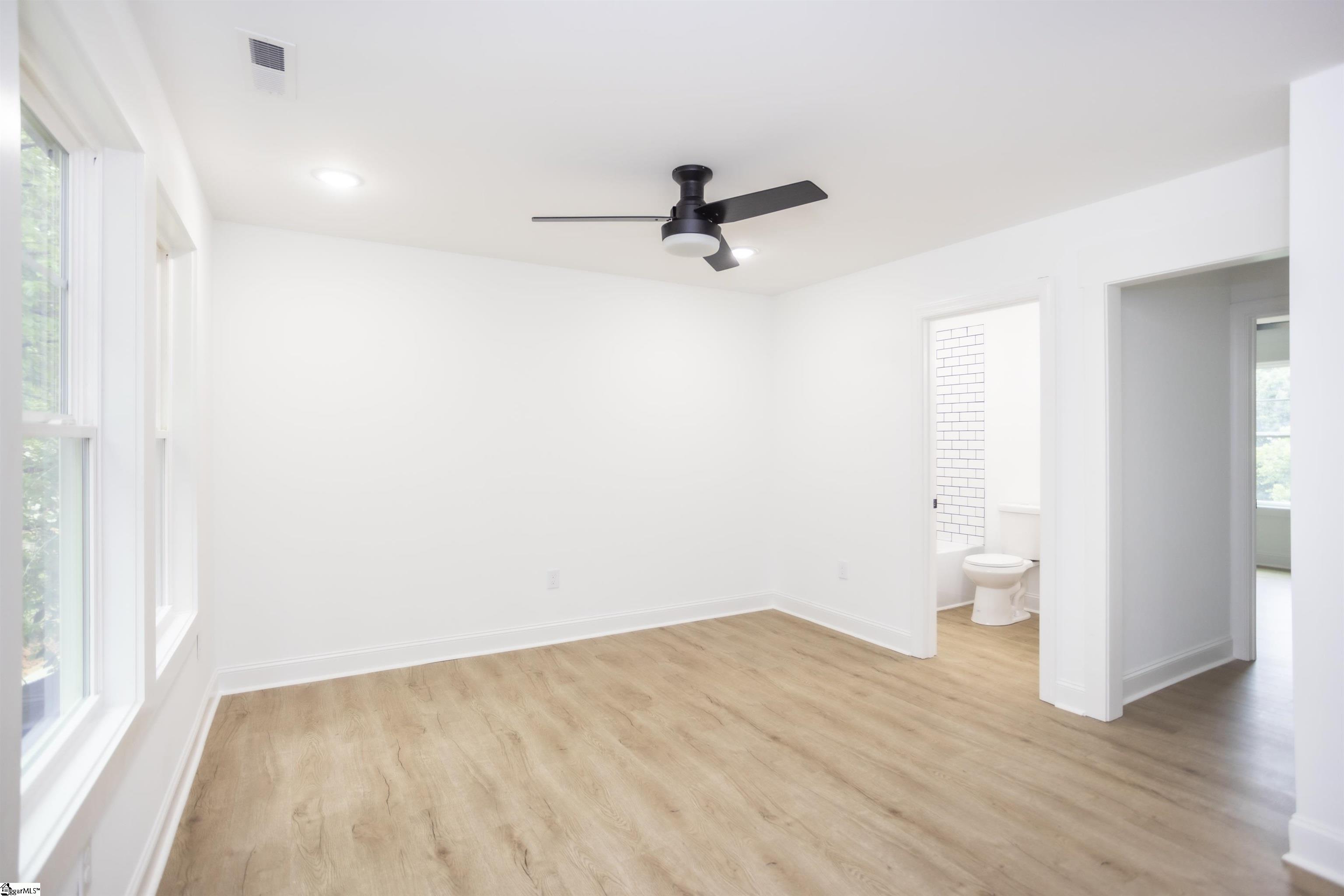 350 W Caroline Street