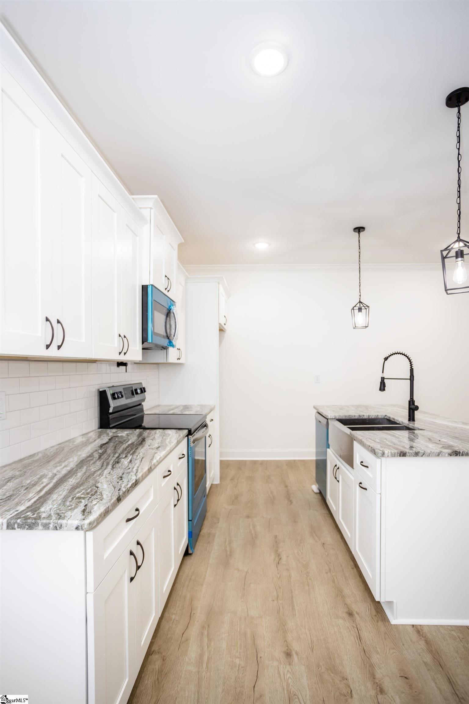 350 W Caroline Street