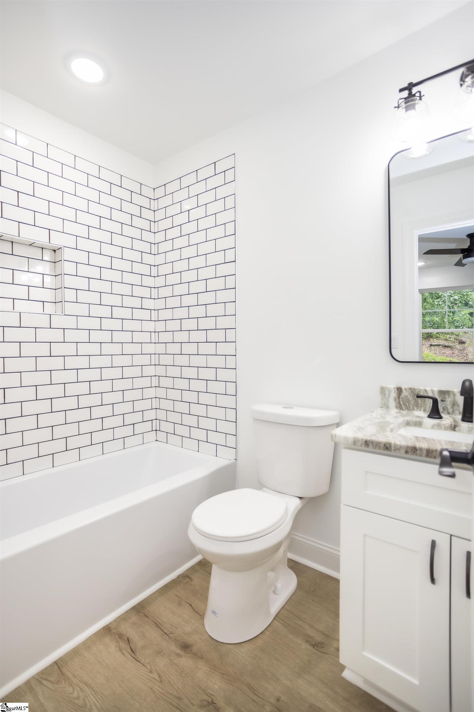 350 W Caroline Street